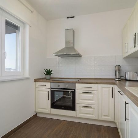 Luxury Apartman Ivana Trogir Buitenkant foto