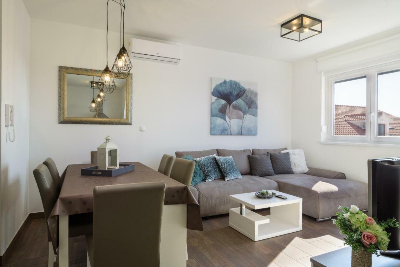 Luxury Apartman Ivana Trogir Buitenkant foto
