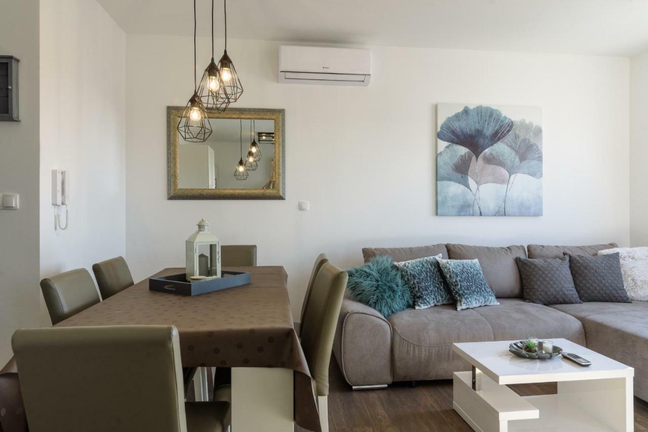 Luxury Apartman Ivana Trogir Buitenkant foto