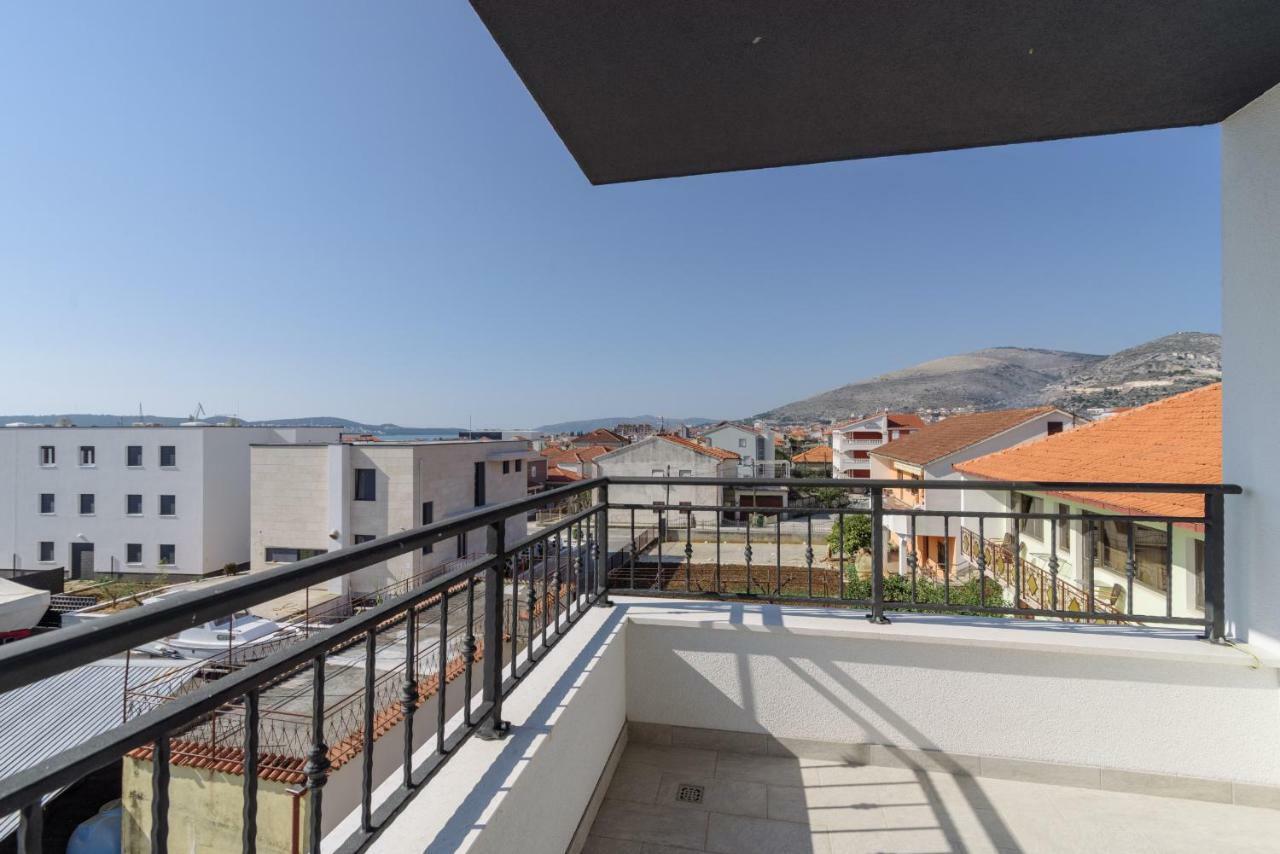 Luxury Apartman Ivana Trogir Buitenkant foto